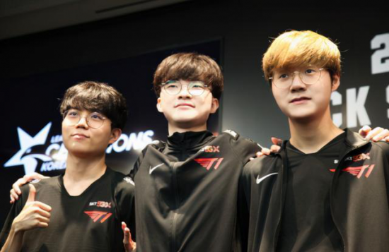 阿芙小香风时尚搭配指南与美食邀约