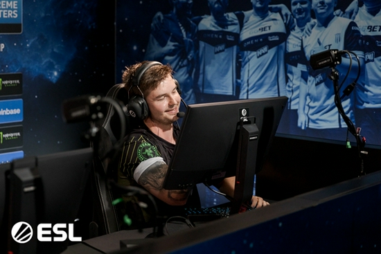 英特尔与腾讯合作引领AI PC新时代